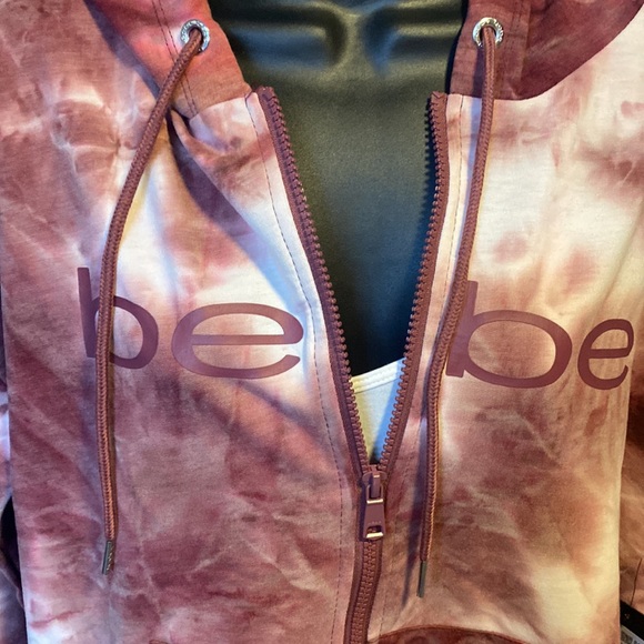 NWT WOMEN’S BURGUNDY BEBE TIE-DYE JOGGING SET - Picture 8 of 16